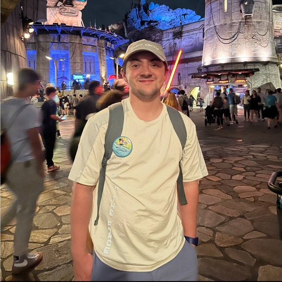 Sean is LIVE!!! 🦥 - Picture 4 of 7